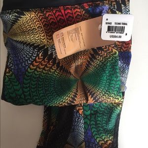 Wild patterned Capri work our pants!